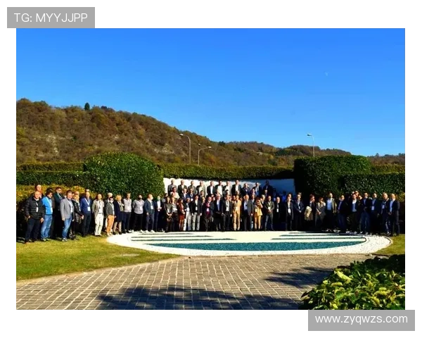 上海足球队进攻革新之路:战术创新与人才培养的双重驱动分析 上海足球队进攻革新之路:战术创新与人才培养的双重驱动分析