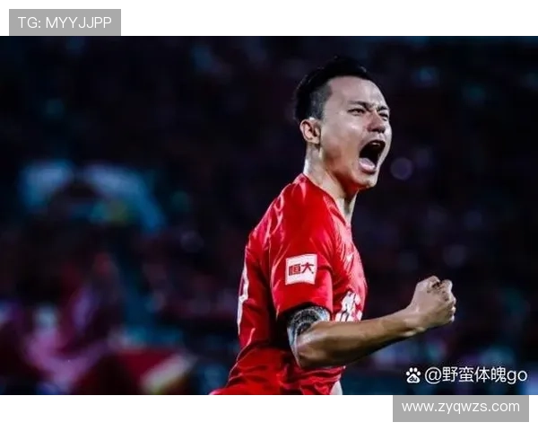 低空飞球的足球明星们如何在绿茵场上创造辉煌成就